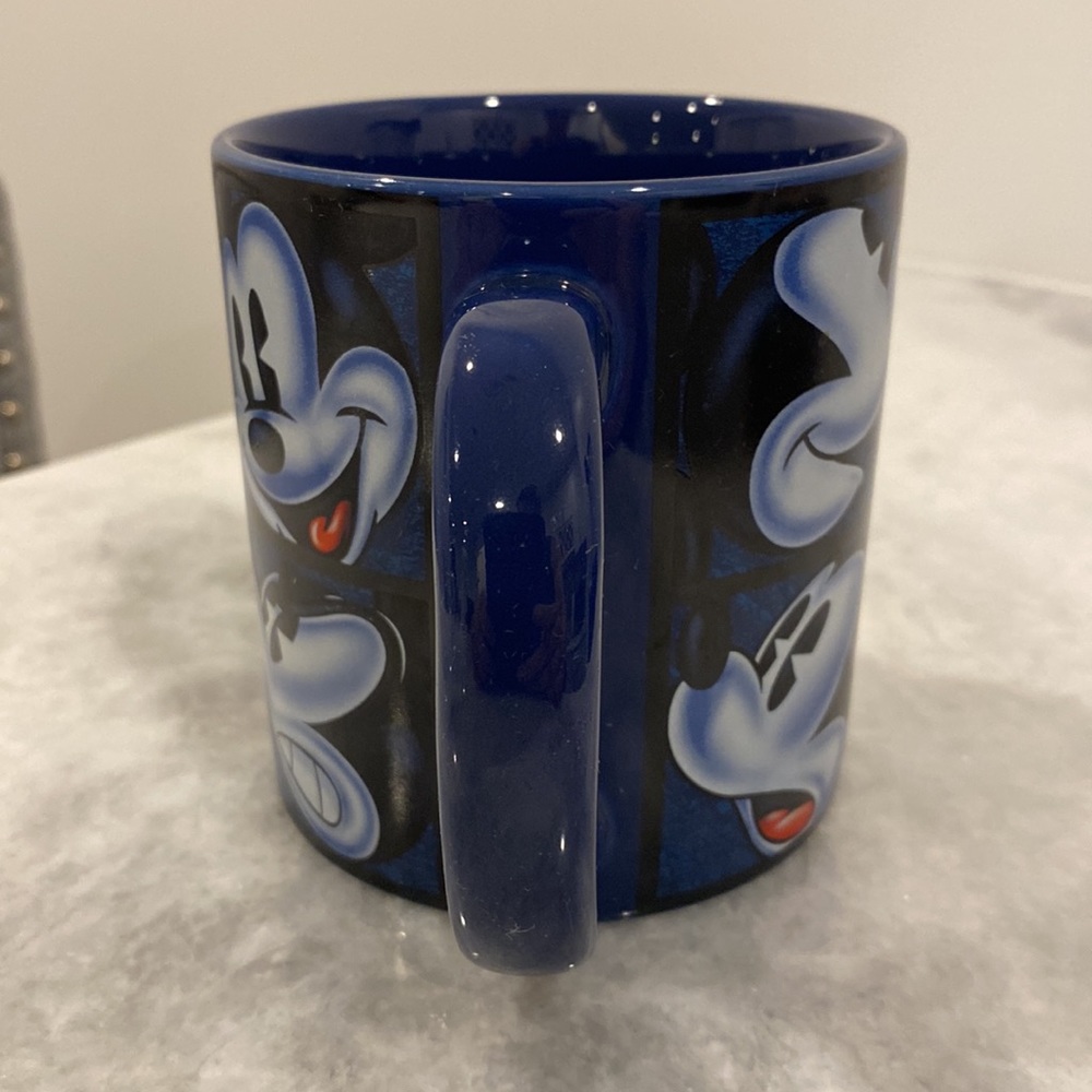 Dark blue Disney Mickey mug! - Picture 4 of 6